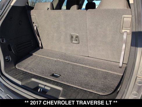 Used 2017 Chevrolet Traverse LT image 26