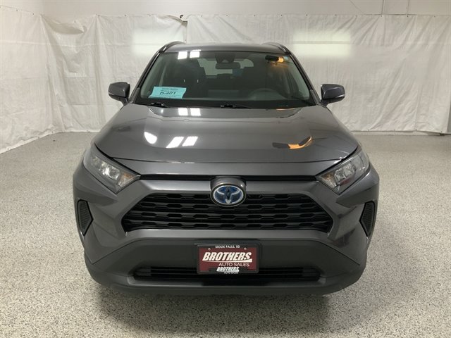 Used 2021 Toyota RAV4 LE AWD/4WD image 3