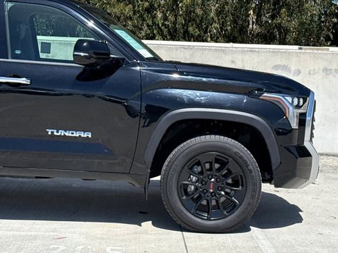 Used 2022 Toyota Tundra Limited w/ TRD Off-Road Package AWD/4WD image 33
