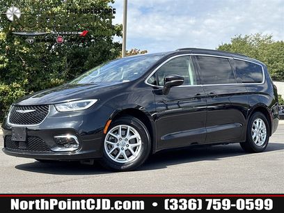 Certified 2022 Chrysler Pacifica Touring-L
