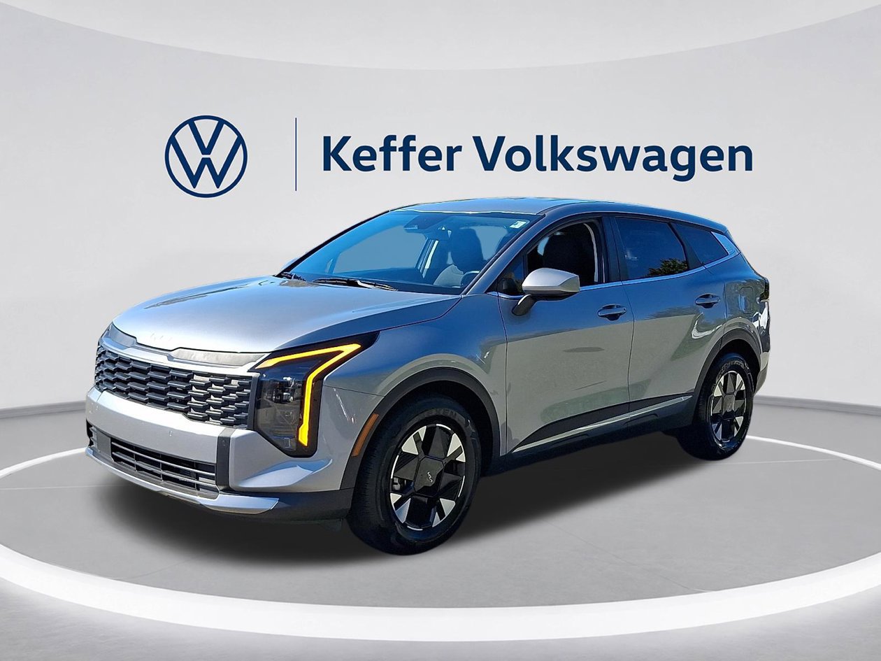 Used 2026 Kia Sportage LX FWD image 3
