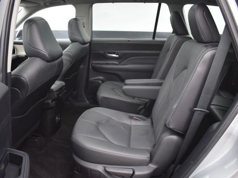 Used 2024 Toyota Grand Highlander AWD Hybrid image 15