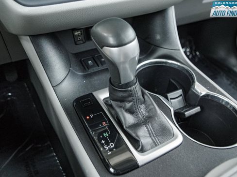 Used 2019 Toyota Highlander Plus AWD/4WD image 18
