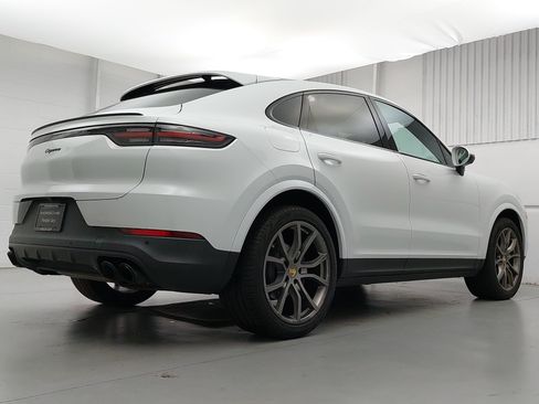 Certified 2023 Porsche Cayenne Platinum Edition AWD/4WD image 7