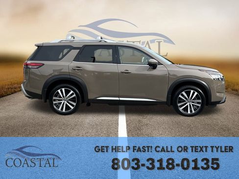 Used 2024 Nissan Pathfinder Platinum w/ Cargo Package image 4