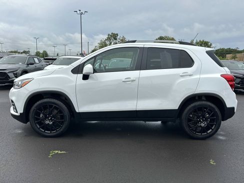 Certified 2022 Chevrolet Trax LT w/ Premium Seat Package AWD/4WD image 5