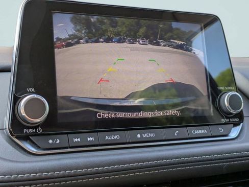 Used 2022 Nissan Rogue SV image 22