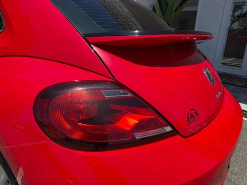 Used 2018 Volkswagen Beetle 2.0T S FWD image 7