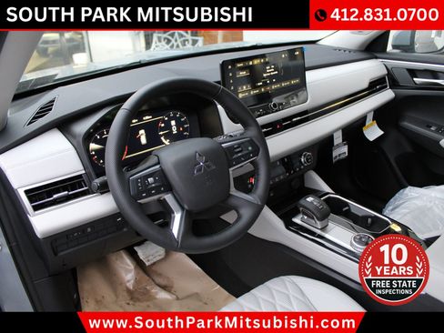 New 2026 Mitsubishi Outlander SEL image 11