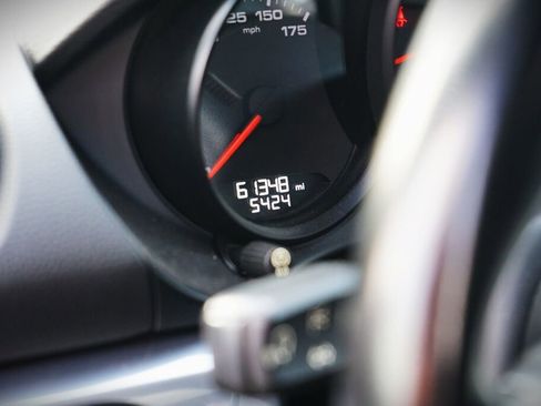 Used 2018 Porsche 718 Cayman Base image 11