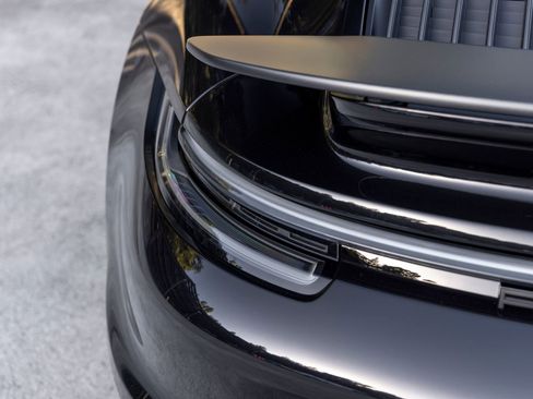 Certified 2025 Porsche 911 Turbo S AWD/4WD image 19