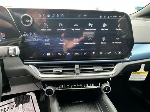 New 2026 Chevrolet Equinox EV LT image 13