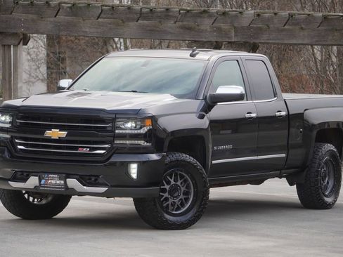 Used 2017 Chevrolet Silverado 1500 LTZ Z71 AWD/4WD image 2