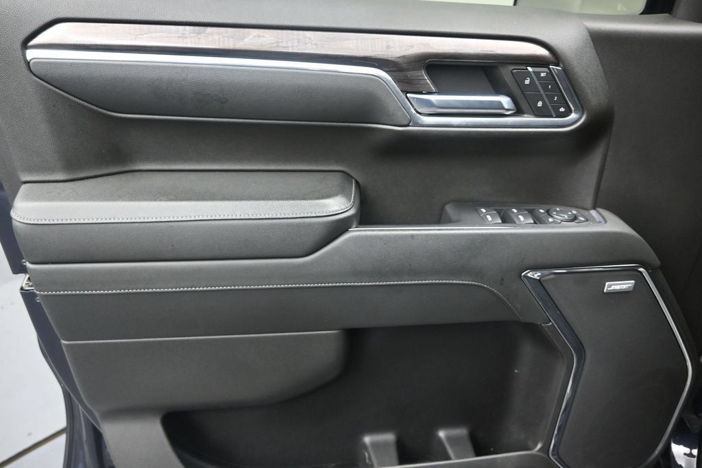 Used 2023 Chevrolet Silverado 1500 LTZ RWD image 11