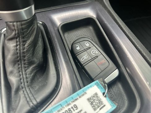 Used 2017 Dodge Charger SXT w/ Plus Group image 41