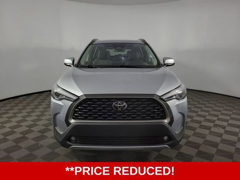 Used 2024 Toyota Corolla Cross XLE w/ Convenience Package AWD/4WD image 2
