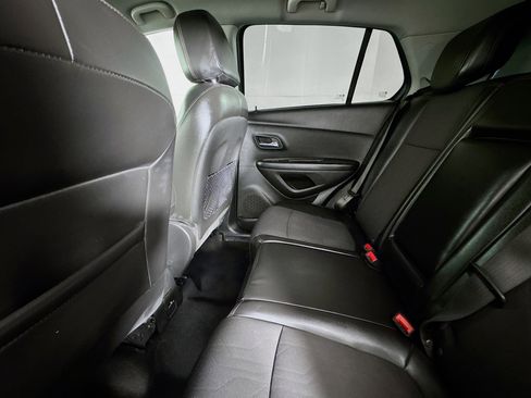 Used 2021 Chevrolet Trax LT w/ Redline Edition image 24