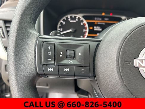 Used 2023 Nissan Rogue S AWD/4WD image 17