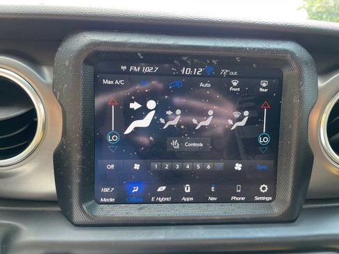Used 2023 Jeep Wrangler Unlimited Rubicon 4xe w/ Dual Top Group AWD/4WD image 31