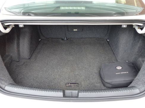 Used 2015 Volkswagen Jetta Sport FWD image 37