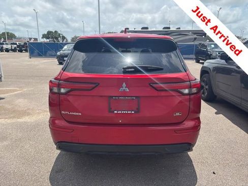 Used 2023 Mitsubishi Outlander SE FWD image 11