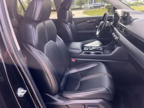 Certified 2025 Honda Pilot Touring image 12