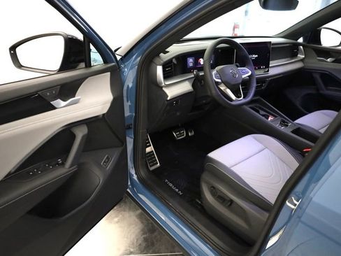 New 2026 Volkswagen Tiguan SE R-Line AWD/4WD image 9
