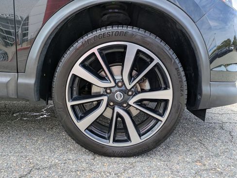 Used 2018 Nissan Rogue Sport SL w/ SL Premium Package FWD image 12