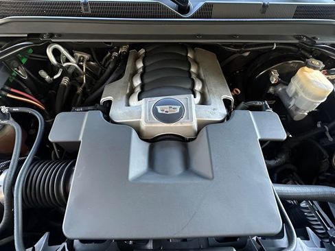 Used 2020 Cadillac Escalade Luxury image 45