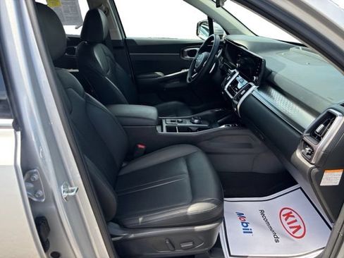Certified 2023 Kia Sorento EX AWD/4WD image 11