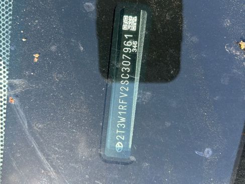 Used 2025 Toyota RAV4 XLE w/ Weather Package image 9