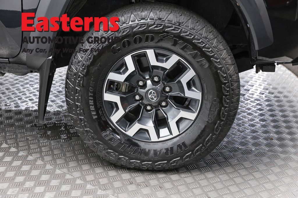 Used 2021 Toyota Tacoma TRD Off-Road AWD/4WD image 35