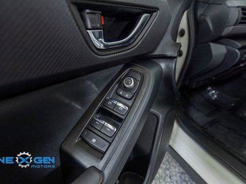 Used 2024 Subaru Crosstrek 2.5i Limited w/ Crosstrek Mirror Package image 12