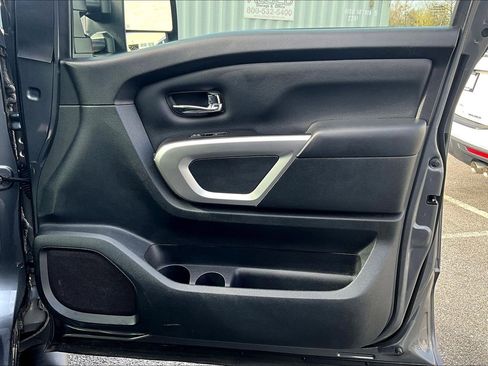 Used 2020 Nissan Titan SV w/ SV Convenience Package image 20