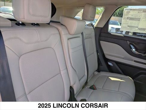 New 2025 Lincoln Corsair Reserve image 13