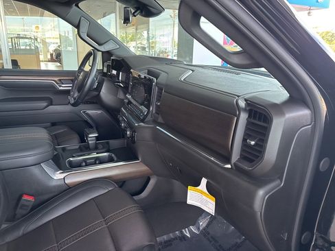 Used 2025 Chevrolet Silverado 1500 High Country w/ Technology Package image 36