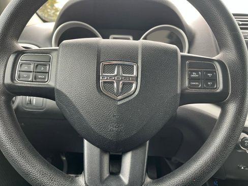 Used 2017 Dodge Journey SXT w/ Comfort/Convenience Group image 9