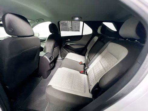 Used 2024 Chevrolet Equinox LS w/ LS Convenience Package image 29