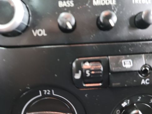 Used 2009 Volkswagen Rabbit S image 18