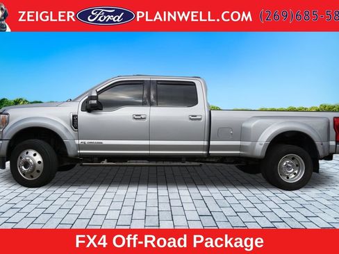 Used 2022 Ford F450 4x4 Crew Cab Super Duty image 2