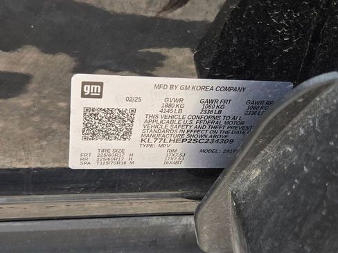 Used 2025 Chevrolet Trax LT w/ LT Convenience Package FWD image 35