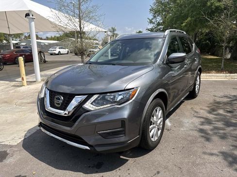 Used 2020 Nissan Rogue SV image 1
