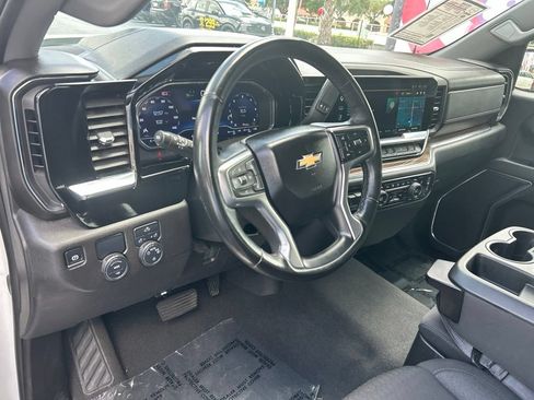Used 2025 Chevrolet Silverado 1500 LT RWD image 21