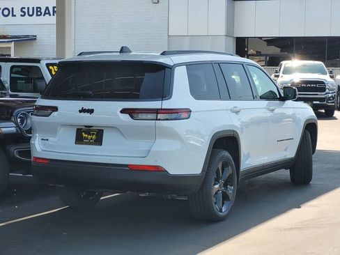 New 2026 Jeep Grand Cherokee L Limited w/ Limited Altitude Package AWD/4WD image 4