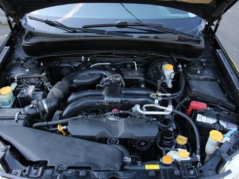 Used 2011 Subaru Forester 2.5X Premium w/ All-Weather Pkg image 18