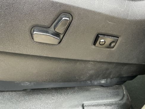 Used 2013 Dodge Grand Caravan SE FWD image 25