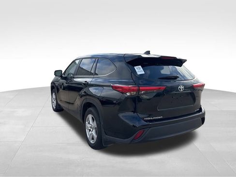 Used 2023 Toyota Highlander L image 7