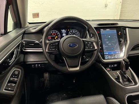 Used 2025 Subaru Outback Limited AWD/4WD image 16