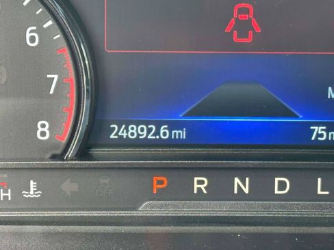 Used 2023 Ford Explorer XLT w/ Equipment Group 202A AWD/4WD image 27