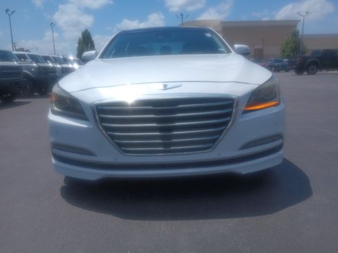 Used 2015 Hyundai Genesis 5.0 RWD image 2